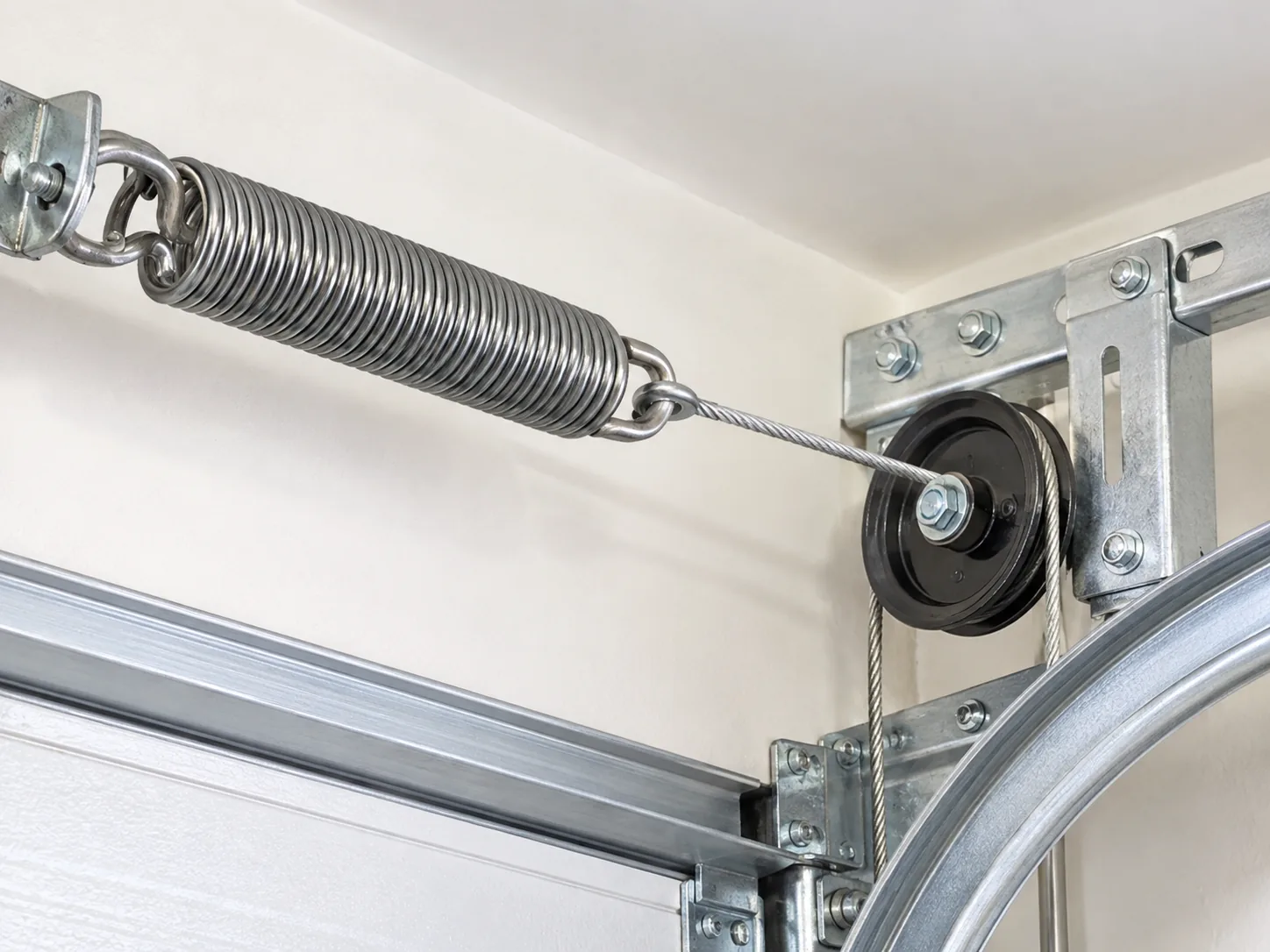 Cable Repair for Castro Valley's 1960s Garage Doors in Livermore