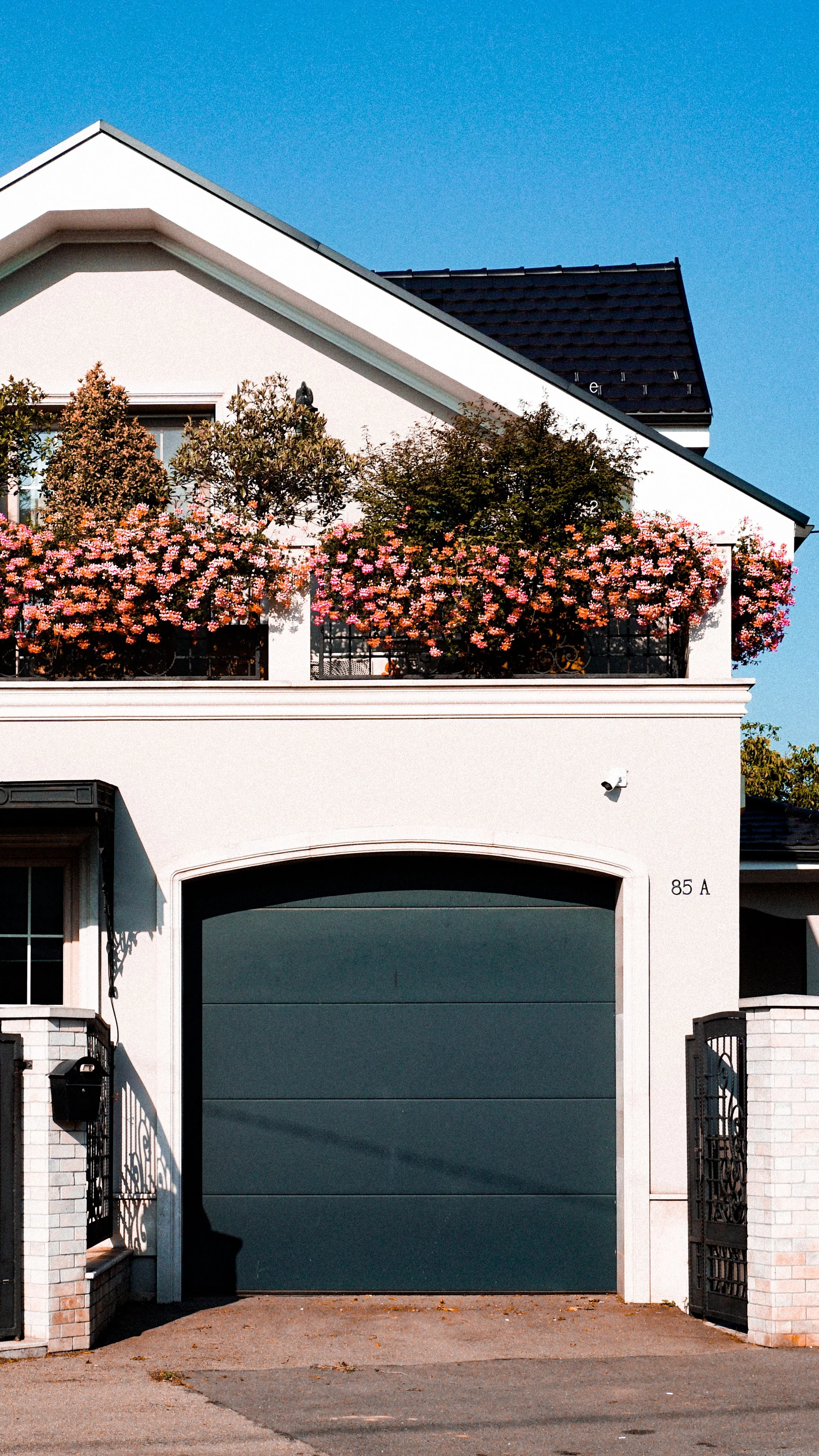 Residential garage door in Livermore